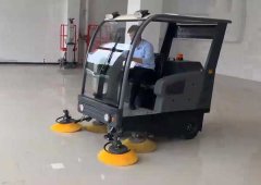 電動(dòng)掃地車(chē)廠(chǎng)家哪家好？?jì)r(jià)格怎么樣